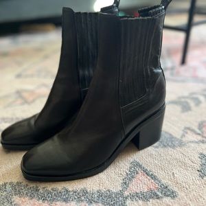Black leather Chelsea boots